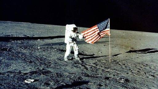 Extraterrestres en la Luna